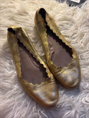 Chloe “Lauren” flats in gold metallic